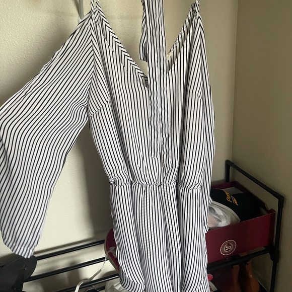 Striped Romper - Picture 3 of 4